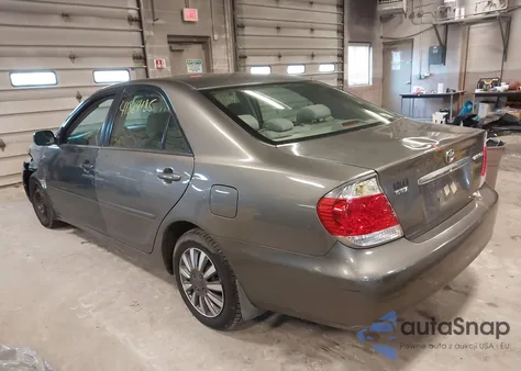 2005 Toyota Camry Le/Xle/Se z USA, uszkodzony, nr VIN 4T1BE32KX5U616245